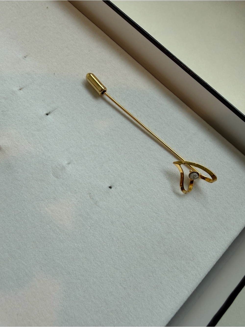 Vintage Gold Tone Abstract Heart Rhinestone Stick Pin - Picture 4 of 8